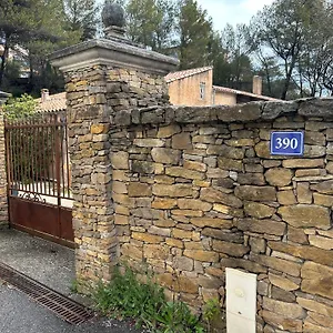  Hébergement de vacances Maison Au Pied De La Sainte Victoire France